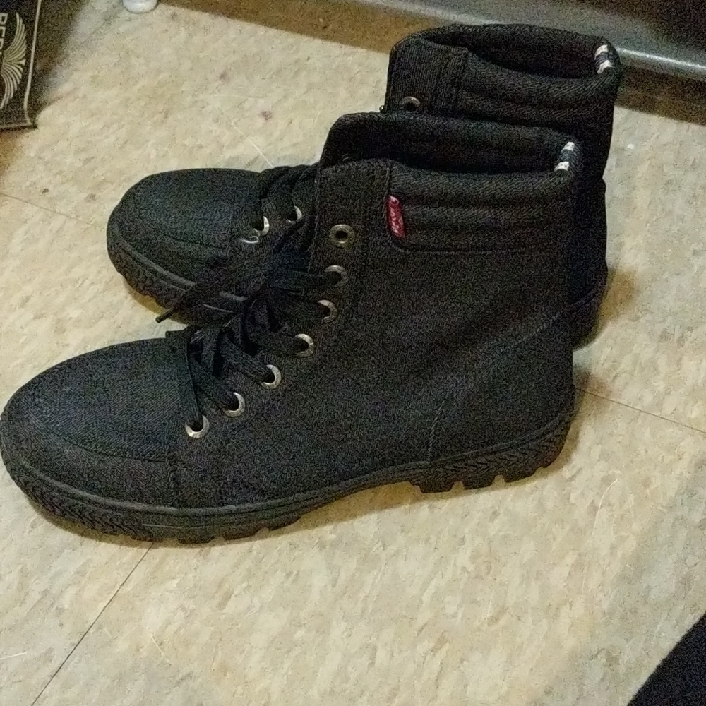 Levi's boots